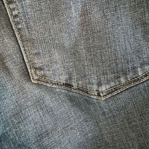 Good American Good Legs Crop Jeans - Picture 10 of 10